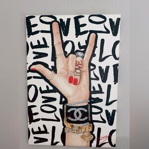 Selling a Gucci painting doupe, great for wall decor. In stable use!